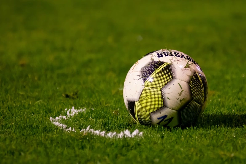 fotboll på fotbollsplan (2)